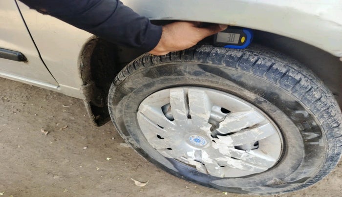 2011 Maruti Alto LX, Petrol, Manual, 36,100 km, tyre