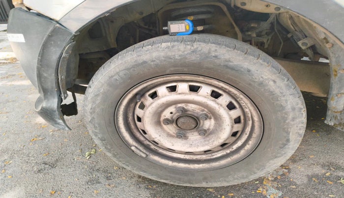 2013 Mahindra Xylo D2, Diesel, Manual, 1,67,784 km, tyre
