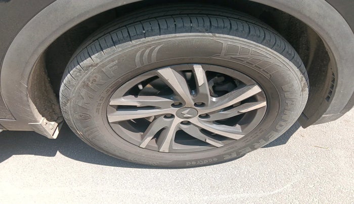 2024 Mahindra XUV700 AX 5 P MT 7 STR, Petrol, Manual, 1,70,000 km, tyre