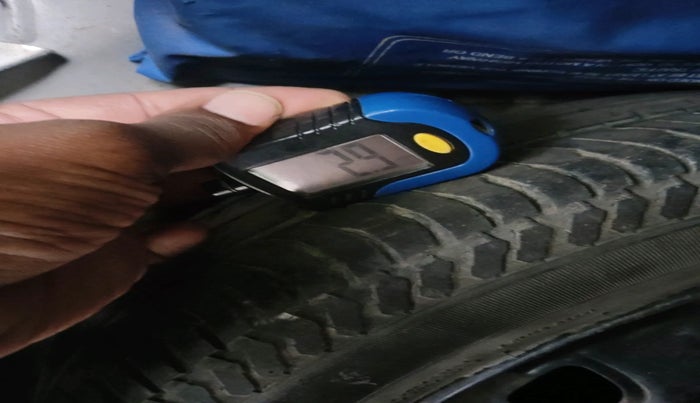 2013 Maruti Alto K10 VXI, Petrol, Manual, 36,800 km, tyre