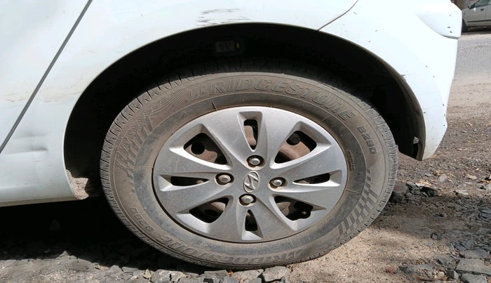 2010 Hyundai i10 MAGNA 1.1, Petrol, Manual, 1,15,185 km, tyre