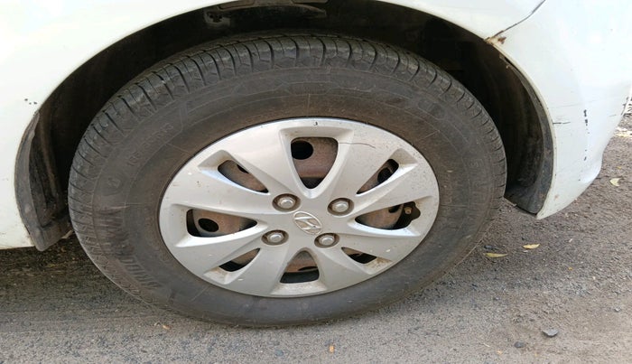 2010 Hyundai i10 MAGNA 1.1, Petrol, Manual, 1,15,185 km, tyre