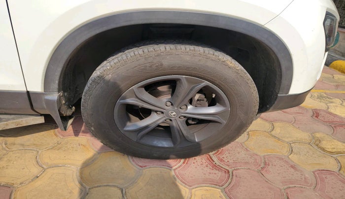 2022 Tata Harrier XE 2.0L KRYOTEC, Diesel, Manual, 78,680 km, tyre