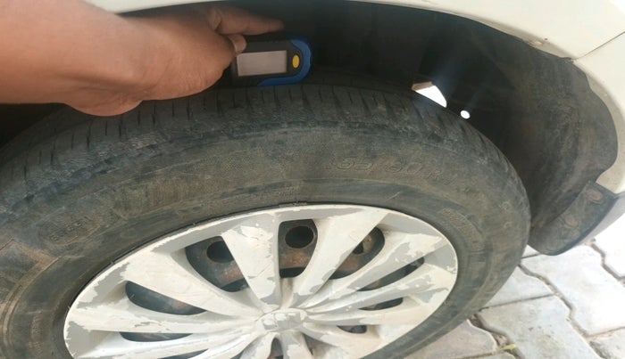 2015 Maruti Swift Dzire VDI, Diesel, Manual, 1,25,612 km, tyre