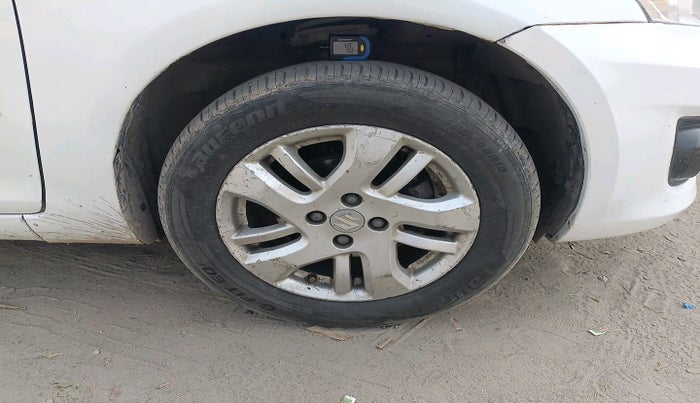 2012 Maruti Swift Dzire ZXI, Petrol, Manual, 1,23,745 km, tyre