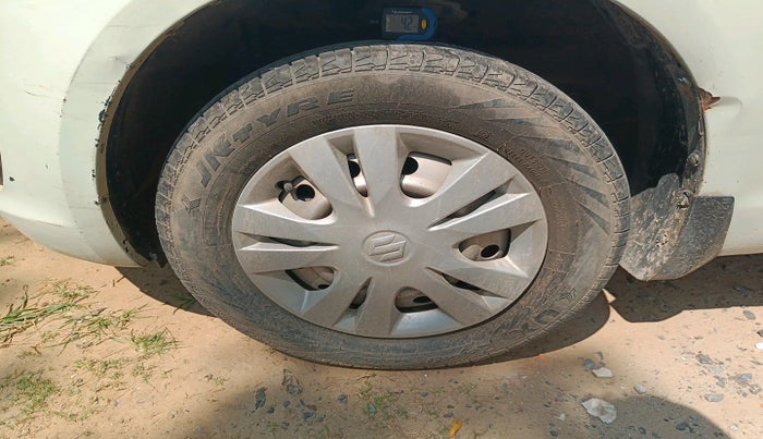 2014 Maruti Swift LXI, Petrol, Manual, 89,277 km, tyre