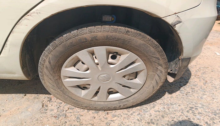 2014 Maruti Swift LXI, Petrol, Manual, 89,277 km, tyre