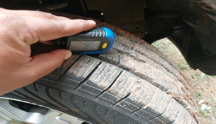 2011 Mahindra Xylo E8, Diesel, Manual, 90,912 km, tyre