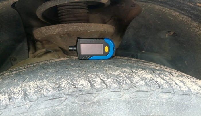 2015 Mahindra XUV500 W8, Diesel, Manual, 1,26,177 km, tyre