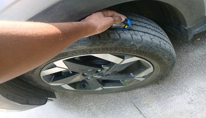 2022 Hyundai ALCAZAR 2.0 SIGNATURE (O) AT 6STR, Petrol, Automatic, 27,610 km, tyre