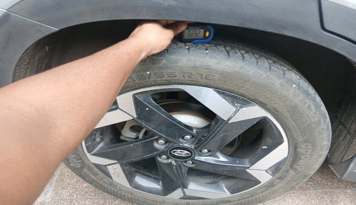 2022 Hyundai ALCAZAR 2.0 SIGNATURE (O) AT 6STR, Petrol, Automatic, 27,610 km, tyre