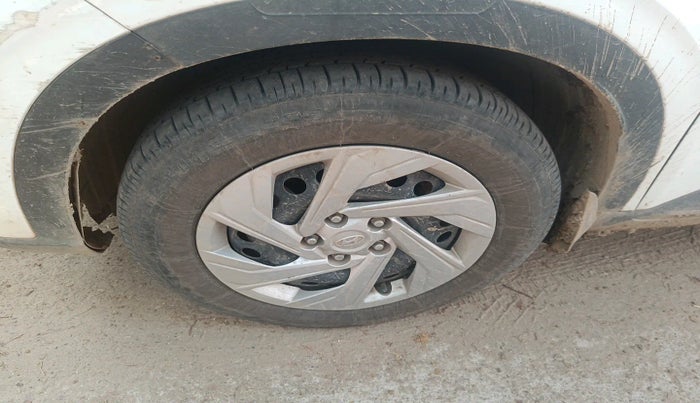2021 Hyundai VENUE SX 1.5 CRDI, Diesel, Manual, 1,07,500 km, tyre