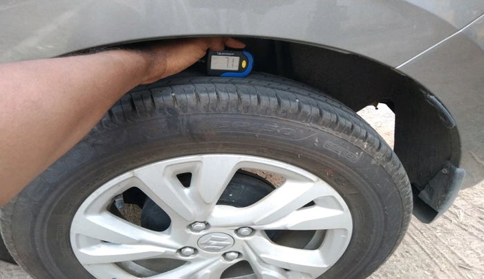 2025 Maruti Swift ZXi AMT, Petrol, Automatic, 3,932 km, tyre