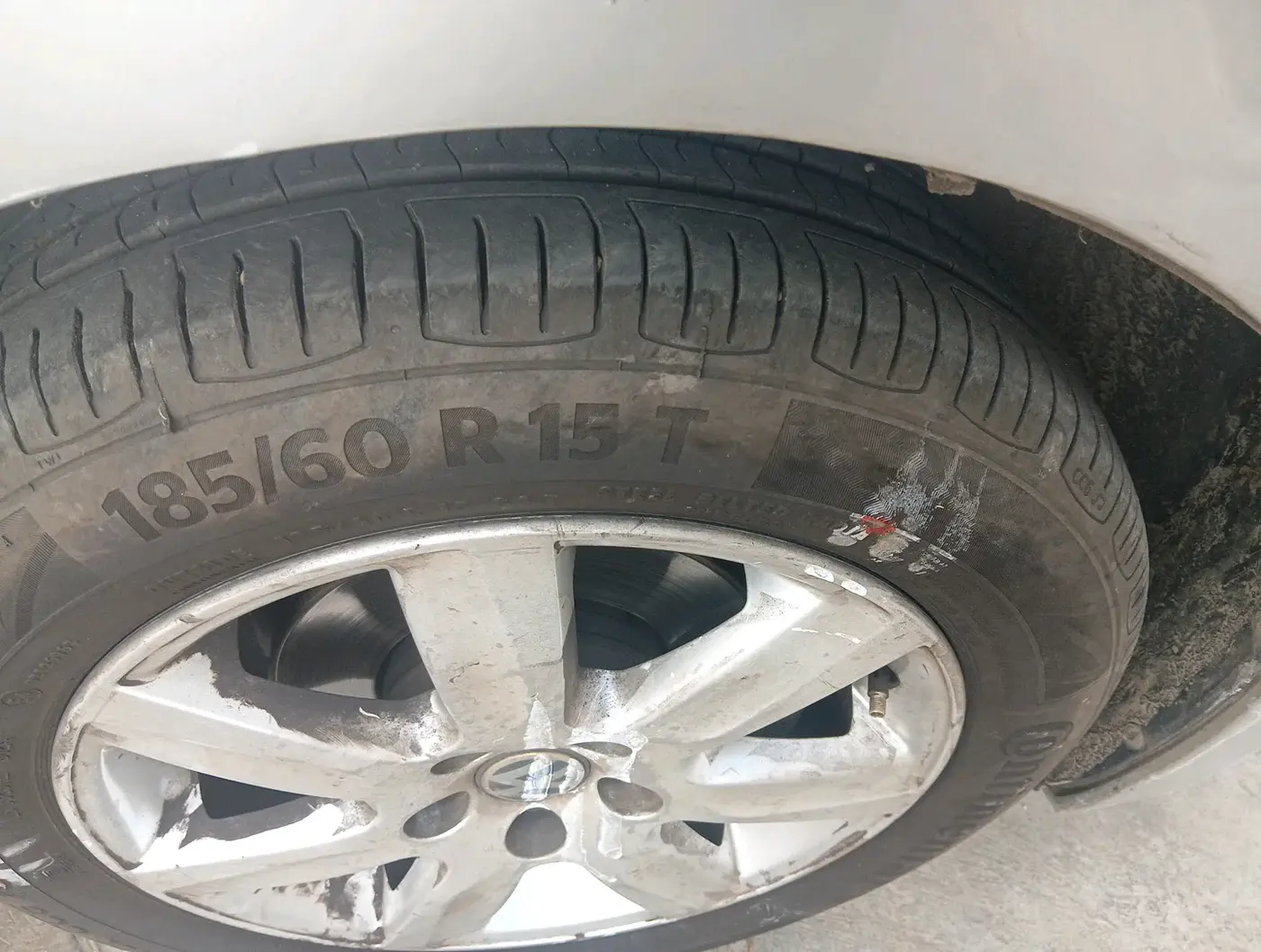 2011 Volkswagen Vento HIGHLINE PETROL AT, Petrol, Automatic, 1,10,447 km, tyre
