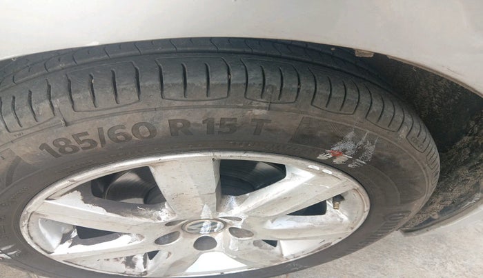 2011 Volkswagen Vento HIGHLINE PETROL AT, Petrol, Automatic, 1,10,447 km, tyre