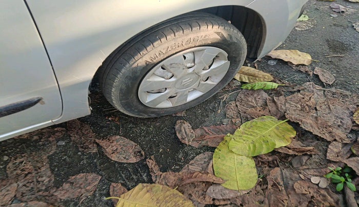 2015 Maruti Wagon R 1.0 LXI CNG, Petrol, Manual, 1,17,654 km, tyre