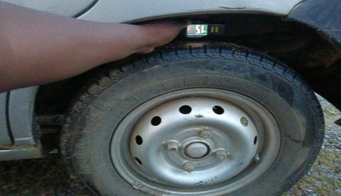 2010 Maruti Alto LXI, Petrol, Manual, 1,19,438 km, tyre