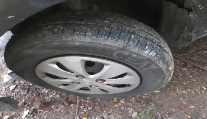 2011 Hyundai i10 MAGNA 1.2, Petrol, Manual, 1,17,458 km, tyre