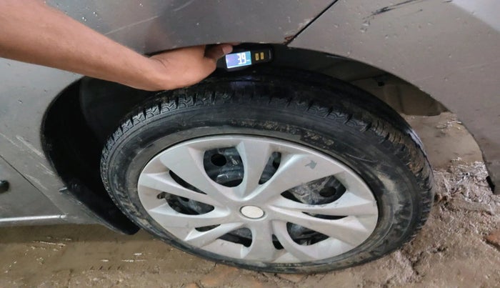 2013 Maruti Wagon R 1.0 VXI, Petrol, Manual, 41,945 km, tyre