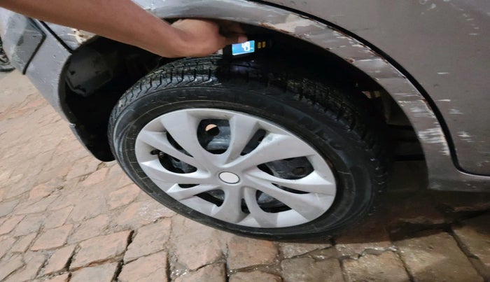 2013 Maruti Wagon R 1.0 VXI, Petrol, Manual, 41,945 km, tyre