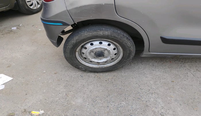 2018 Maruti Wagon R 1.0 LXI CNG, Petrol, Manual, 99,578 km, tyre