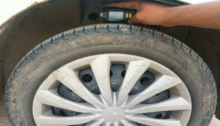 2011 Maruti Wagon R 1.0 VXI, Petrol, Manual, 1,42,080 km, tyre