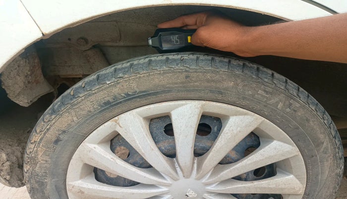 2011 Maruti Wagon R 1.0 VXI, Petrol, Manual, 1,42,080 km, tyre