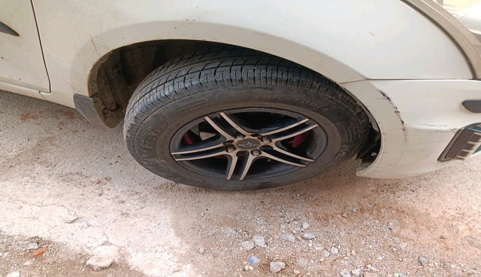 2015 Maruti Swift LDI, Diesel, Manual, 1,11,854 km, tyre