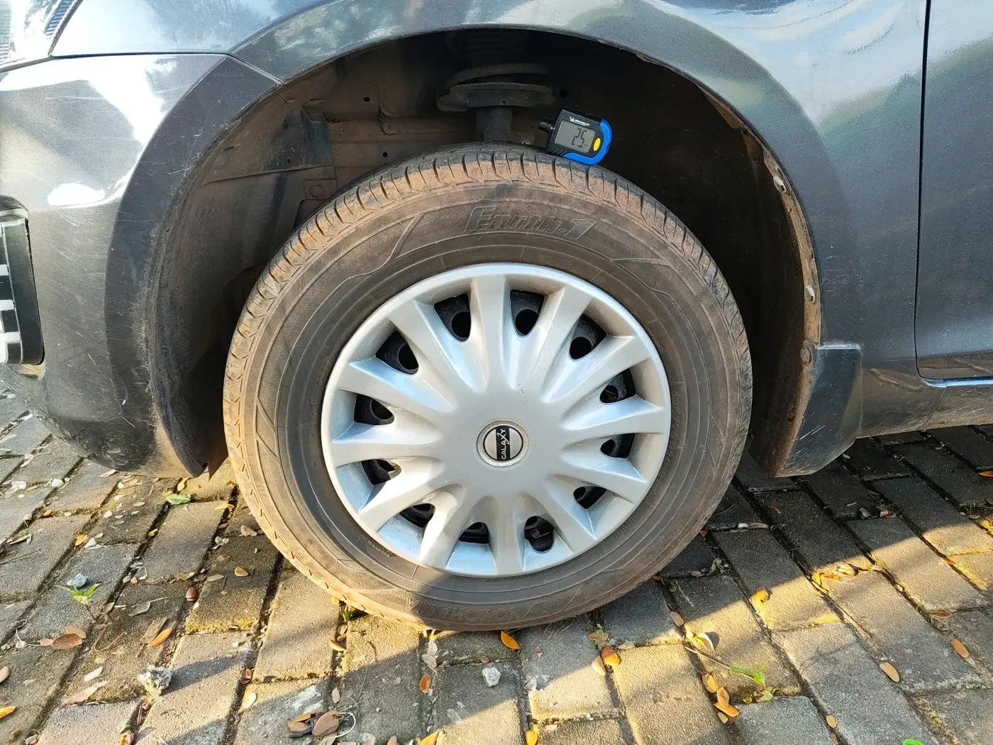 2017 Maruti Swift VXI, Petrol, Manual, 57,468 km, tyre