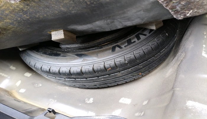 2015 Maruti Ciaz ZXI+, Petrol, Manual, 1,28,832 km, tyre