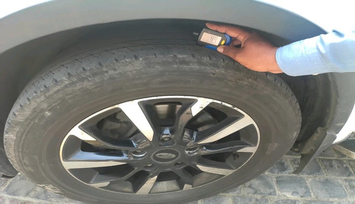 2018 Mahindra XUV500 W11 AT, Diesel, Automatic, 1,12,023 km, tyre