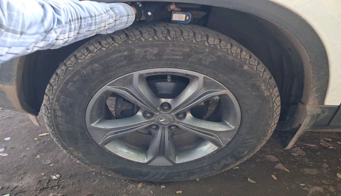 2021 Tata Harrier XZA 2.0L, Diesel, Automatic, 1,12,011 km, tyre