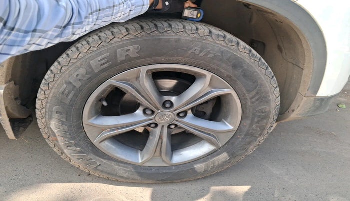 2021 Tata Harrier XZA 2.0L, Diesel, Automatic, 1,12,011 km, tyre