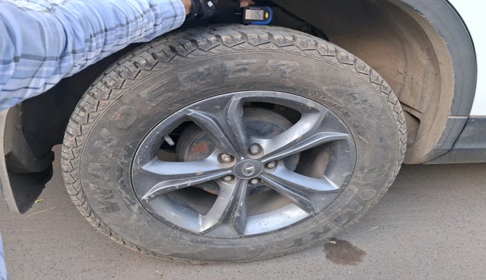 2021 Tata Harrier XZA 2.0L, Diesel, Automatic, 1,12,011 km, tyre