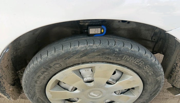 2015 Maruti Wagon R 1.0 LXI, Petrol, Manual, 69,204 km, tyre