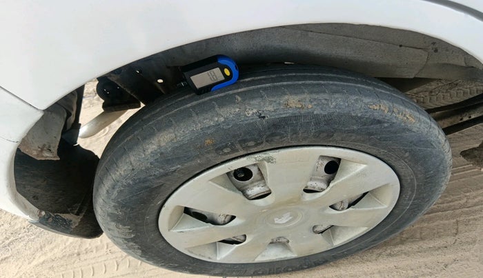 2015 Maruti Wagon R 1.0 LXI, Petrol, Manual, 69,204 km, tyre