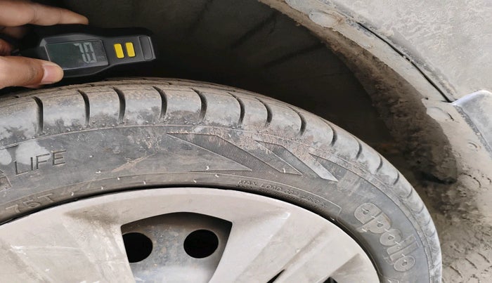 2017 Maruti Wagon R 1.0 VXI OPT, Petrol, Manual, 51,182 km, tyre