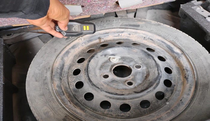 2017 Maruti Wagon R 1.0 VXI OPT, Petrol, Manual, 51,182 km, tyre