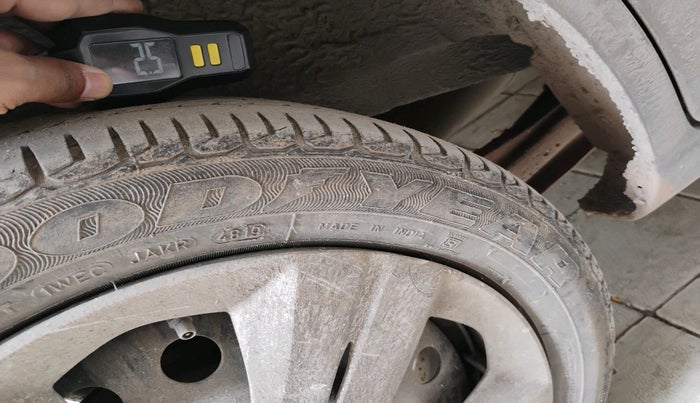 2017 Maruti Wagon R 1.0 VXI OPT, Petrol, Manual, 51,182 km, tyre