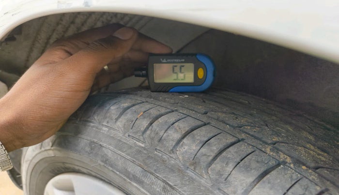 2012 Hyundai i20 MAGNA (O) 1.2, Petrol, Manual, 1,20,524 km, tyre