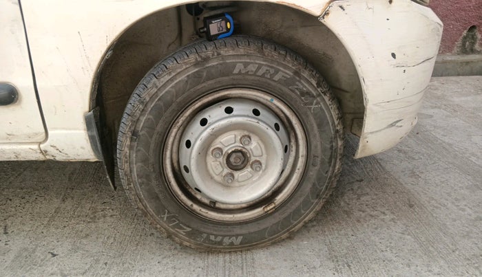 2010 Maruti Alto LXI, Petrol, Manual, 1,31,046 km, tyre