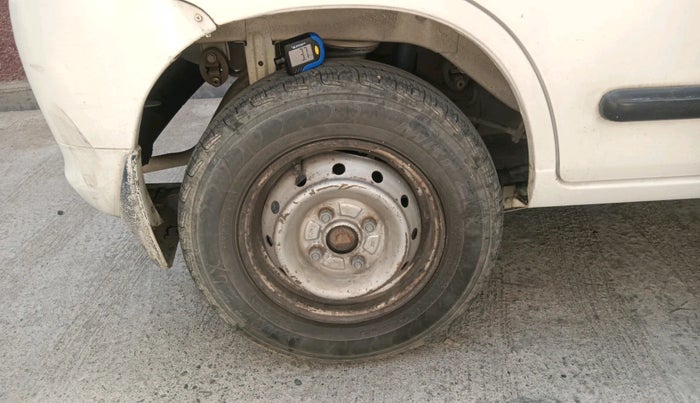 2010 Maruti Alto LXI, Petrol, Manual, 1,31,046 km, tyre