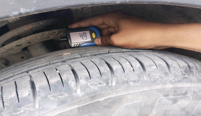 2022 Mahindra XUV700 AX 5 P AT 5 STR, Petrol, Automatic, 42,799 km, tyre