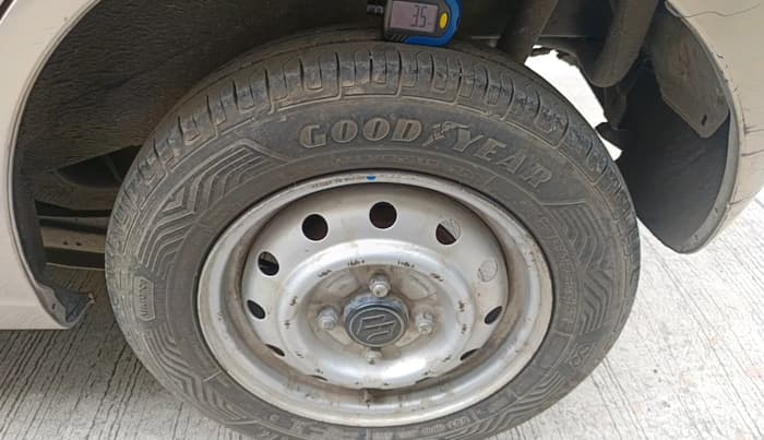 2014 Maruti Wagon R 1.0 LXI CNG, Petrol, Manual, 47,054 km, tyre
