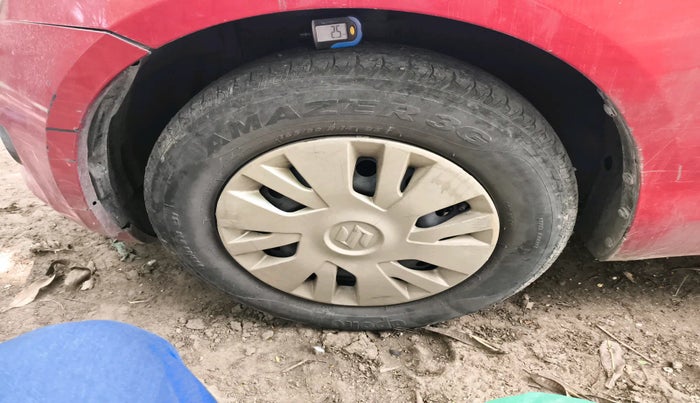 2013 Maruti Swift VXI, Petrol, Manual, 59,990 km, tyre