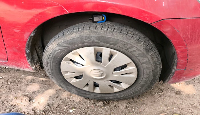 2013 Maruti Swift VXI, Petrol, Manual, 59,990 km, tyre