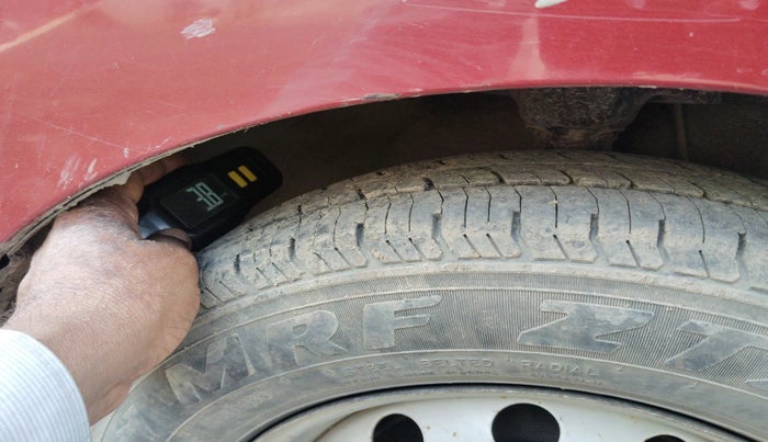 2012 Hyundai Eon ERA + LPG, Petrol, Manual, 1,00,212 km, tyre