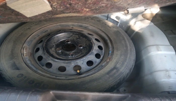 2011 Hyundai i20 MAGNA 1.2, Petrol, Manual, 38,523 km, tyre