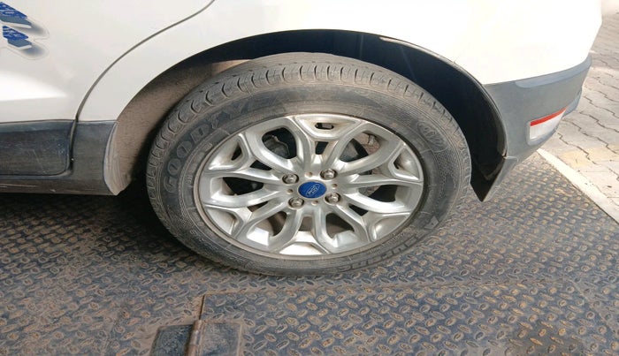 2015 Ford Ecosport TITANIUM 1.5L PETROL AT, Petrol, Automatic, 60,164 km, tyre