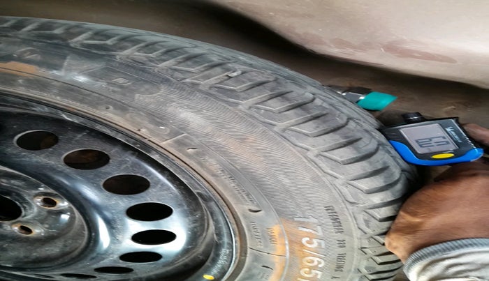 2014 Honda City 1.5L I-DTEC V, Diesel, Manual, 2,43,779 km, tyre